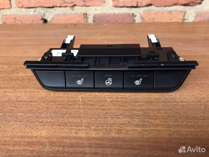 Блок кнопок обогрева сидений Kia Sportage 4