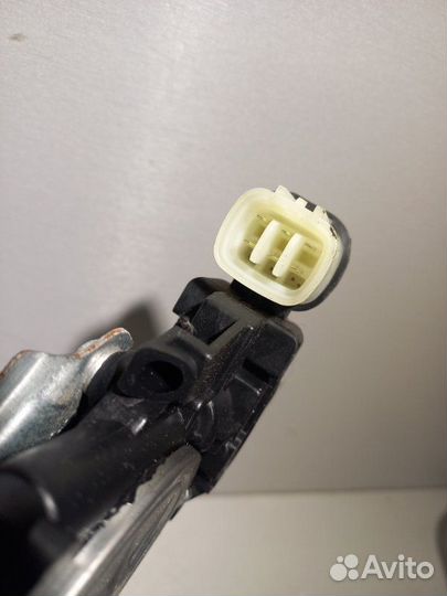 Стеклоподъемник передний правый Mitsubishi Pajero