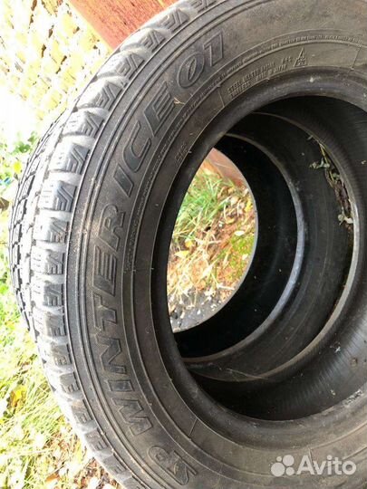 Dunlop SP Winter Ice 01 195/65 R15 95T