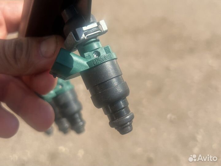 Топливная рампа VAG 1.6 AVU BFQ 06A133317A