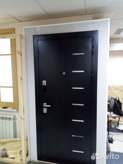 Дверь входная металлическая