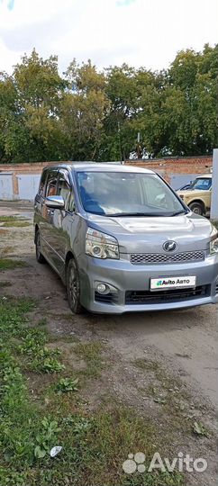 Toyota Voxy 2.0 CVT, 2013, 157 000 км