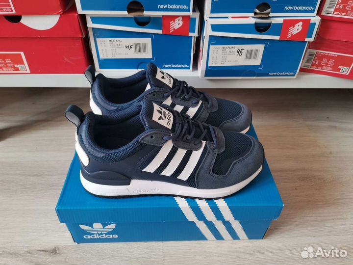 Кроссовки adidas zx 700