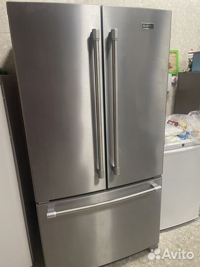 Холодильник Maytag