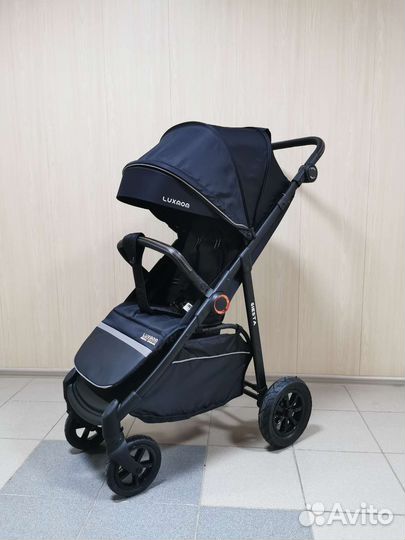 Коляска Luxmom V1 новая с резиновыми колёсами