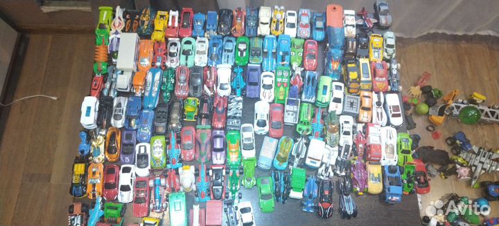 Hot wheels машинки