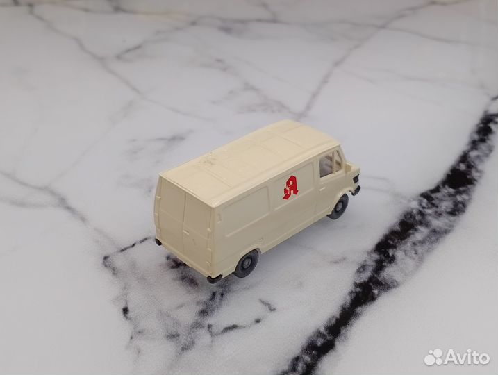 Mercedes-Benz T1 (1977-1995), бежевый