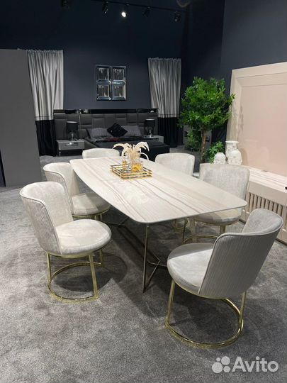 Стол и 8 стульев