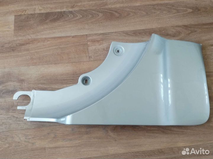 Пластик двери багажника