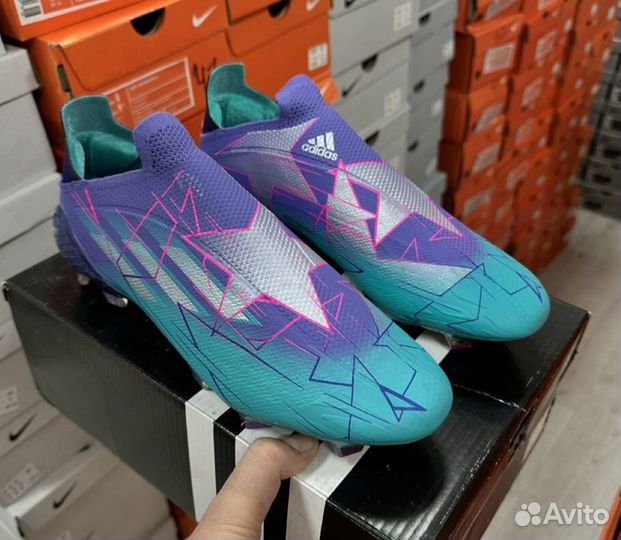 Футбольные бутсы adidas