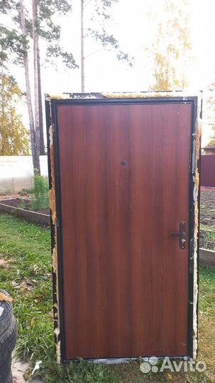 Продам входную дверь бу