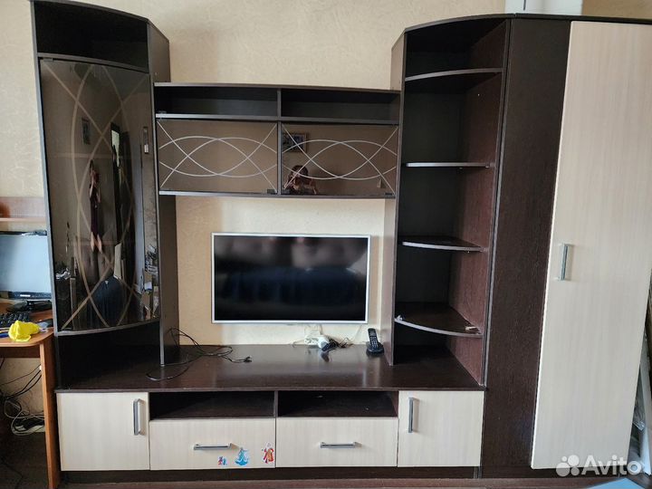 Стенка в гостиную
