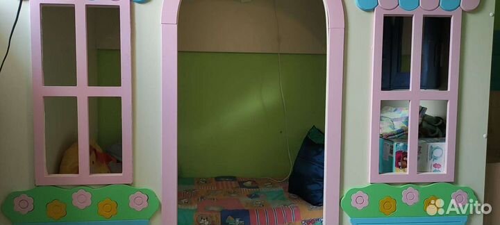 Комплект мебели в детскую комнату