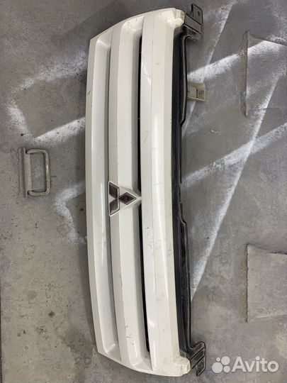 Mitsubishi dingo решетка радиатора