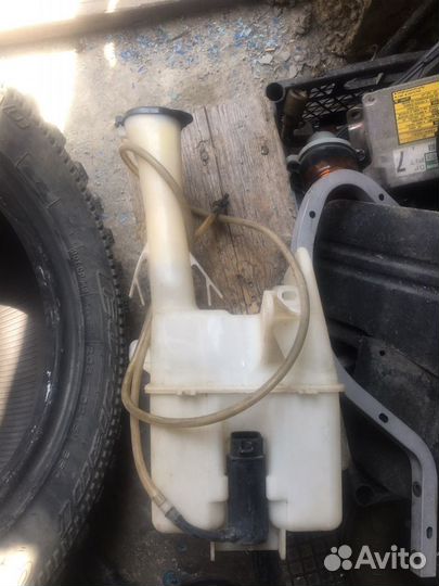 Бачок омывателя Toyota Corolla E120