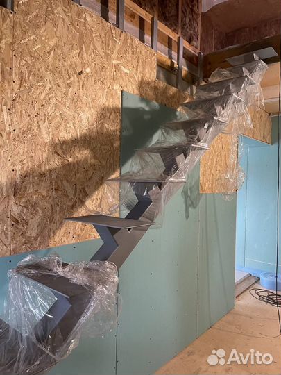 Каркас лестницы металлический