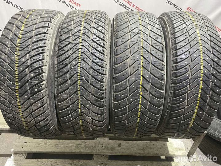 Yokohama Ice Guard IG65 215/60 R16 95M