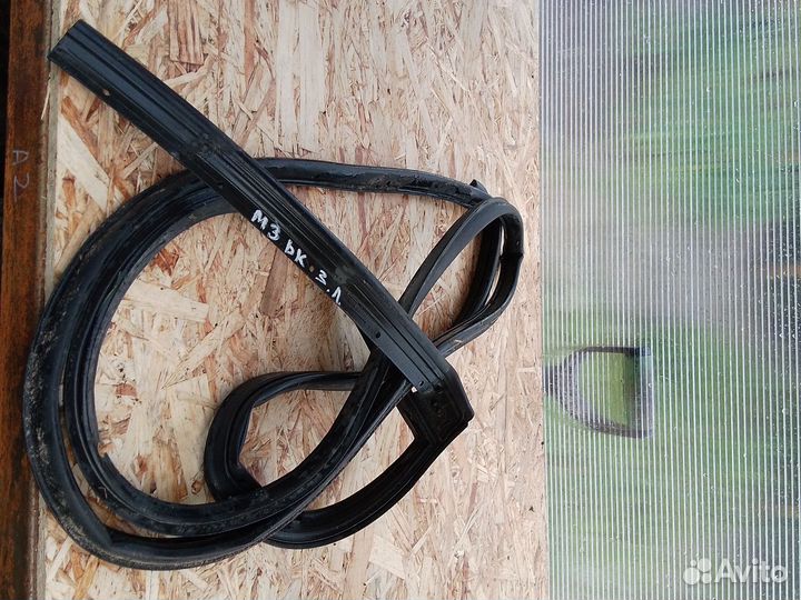 Уплотнитель двери задней левой Mazda 3 BK