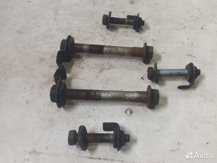 Болты крепления рычагов Grand Cherokee WK1 WH