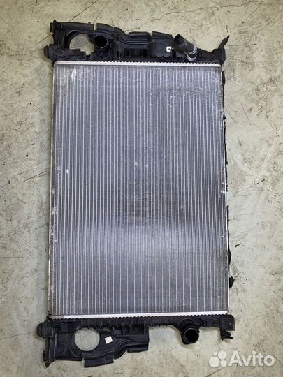 Радиатор охлаждения Volvo S60 FS90 31261105