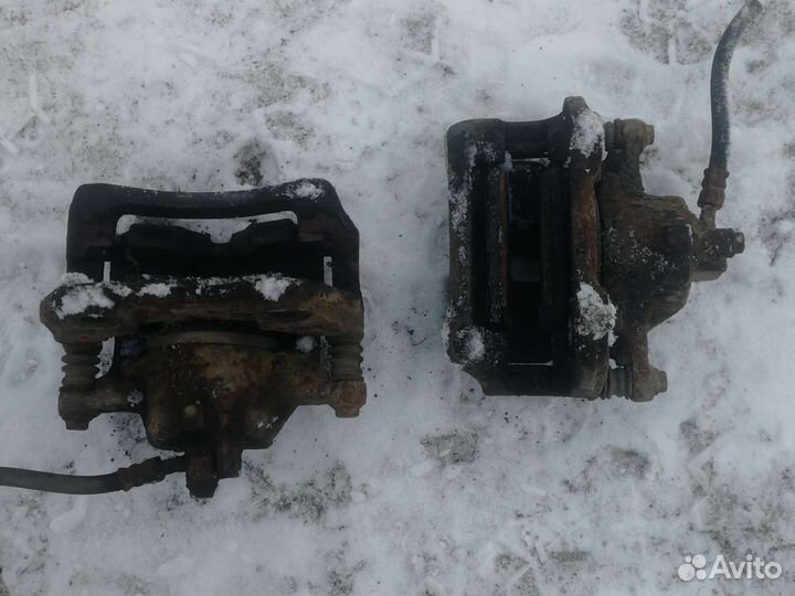 Суппорт тормозной передний левый правый ниссан аль