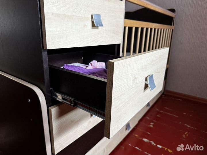 Детская кроватка