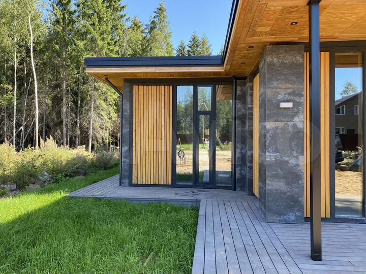 Коттедж 250 м² на участке 13 сот.