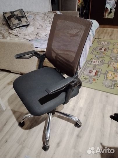 Офисное кресло состояние новое