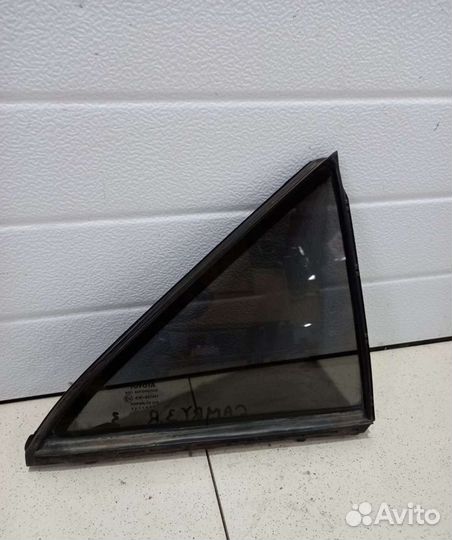 Форточка задней правой двери Toyota Camry 55