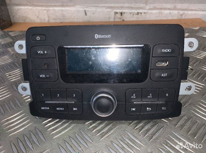 Магнитола Renault Sandero 2 поколение (2013-2020)