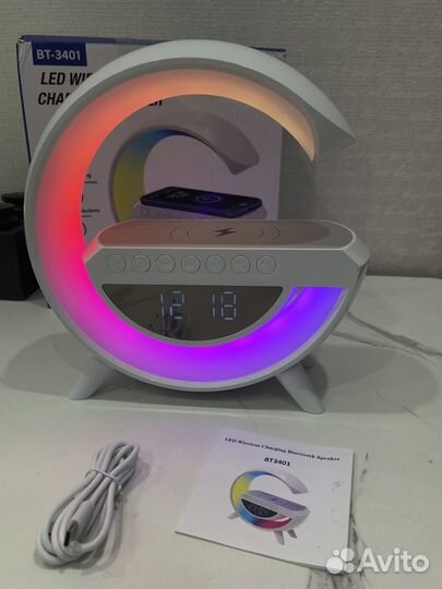 Лампа ночник колонка часы беспроводная зарядка