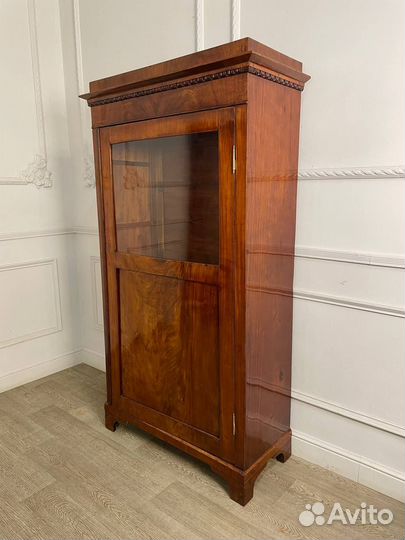 Антикварный книжный шкаф Россия