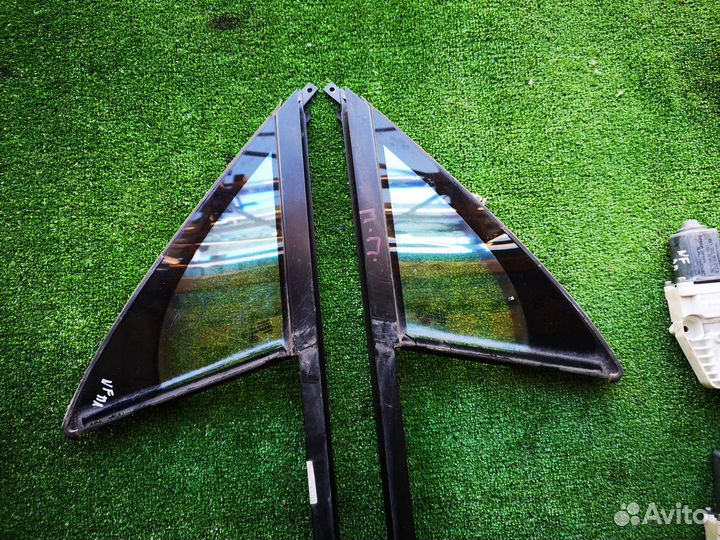 Форточка передняя для VW Touаrеg NF 2010-2018