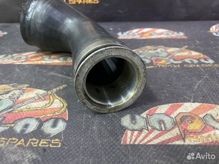 Патрубок интеркулера Bmw F02 седан N63B44A 10
