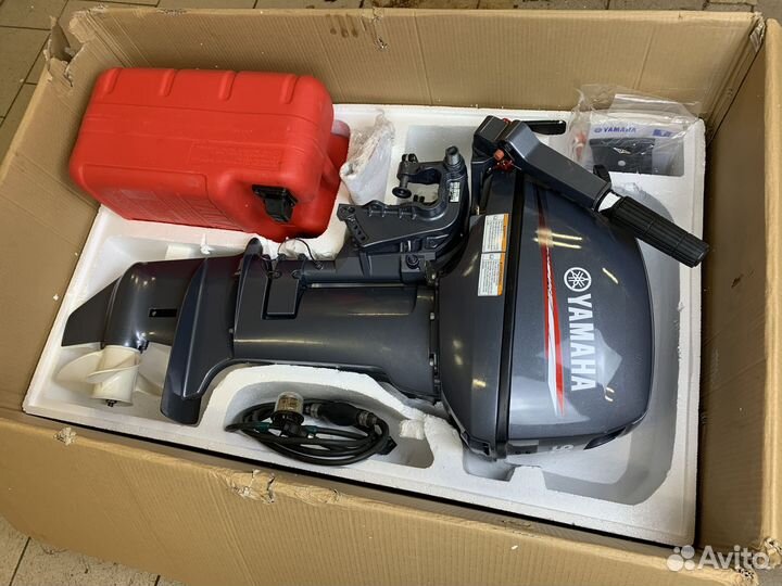 Лодочный мотор Yamaha (Ямаха) 9.9 витринный