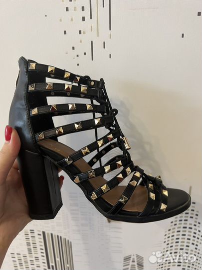 Босоножки 36