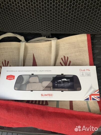 Видеорегистратор с камерой заднего вида