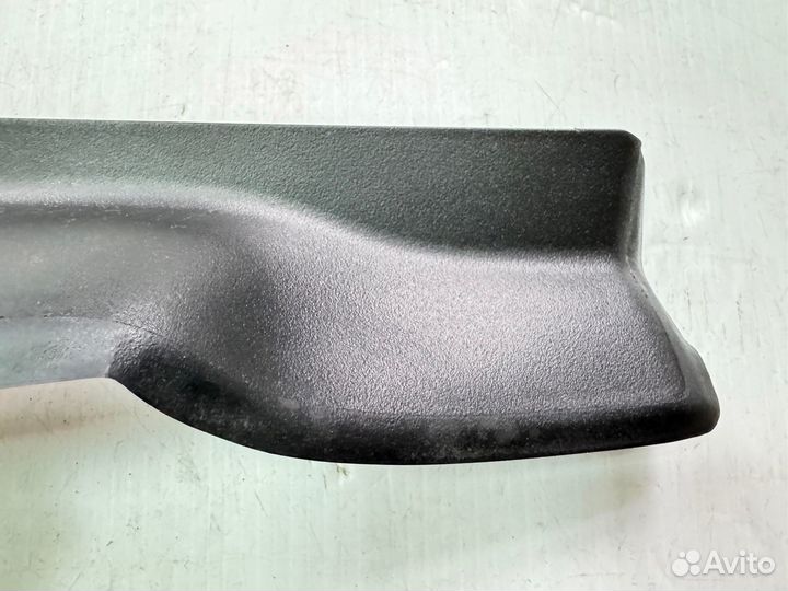 Водосток багажника правый Mercedes W213