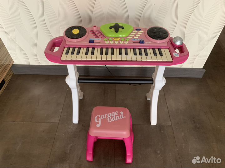 Пианино со стульчиком