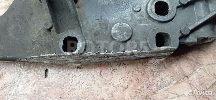 Кронштейн подножки кабины правый DAF XF 106 2018