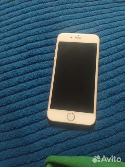 Телефон iPhone 6s
