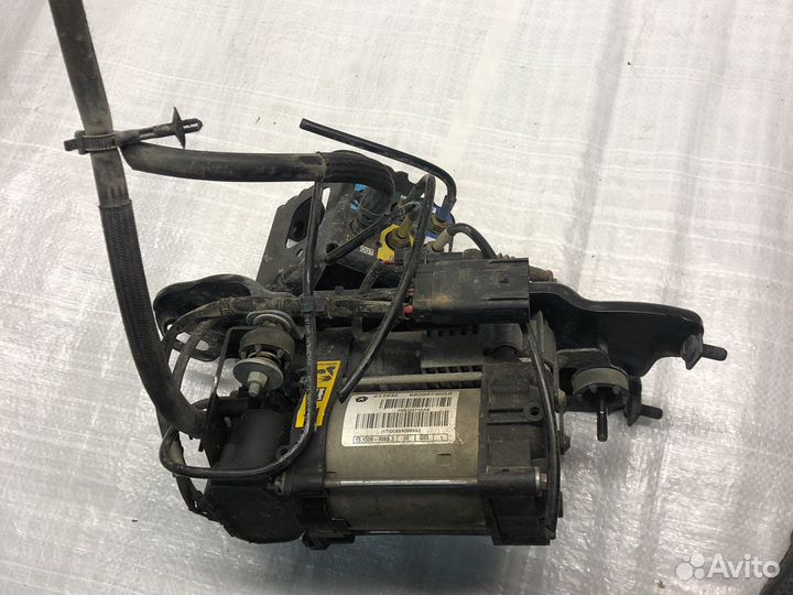 Компрессор пневмоподвески Джип Гранд Чероки WK2