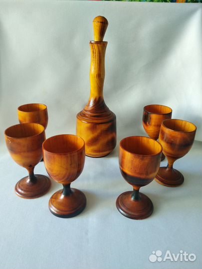 Сувенирный набор из дерева: графин с 6 рюмками