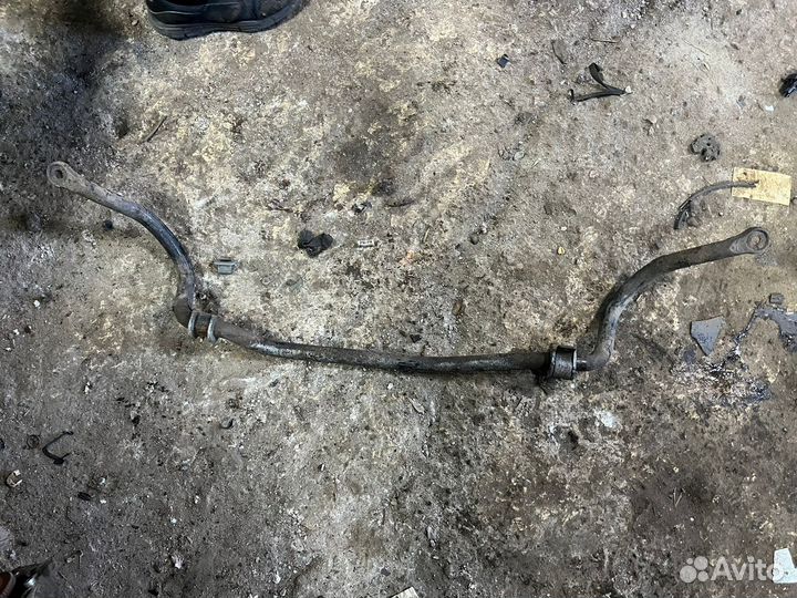 Стабилизатор передний на Mitsubishi lancer 9