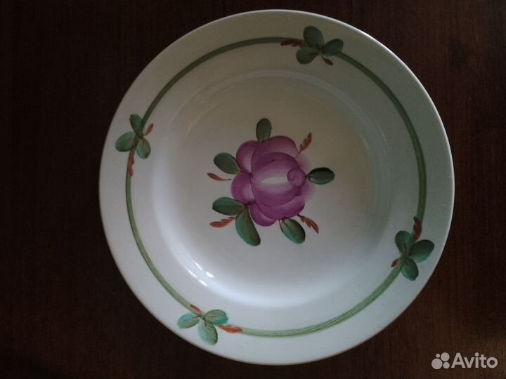 Тарелки столовые, блюдце