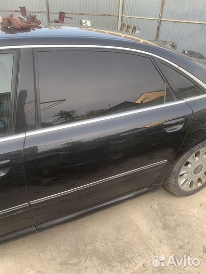 Задняя левая дверь Audi A8 Long