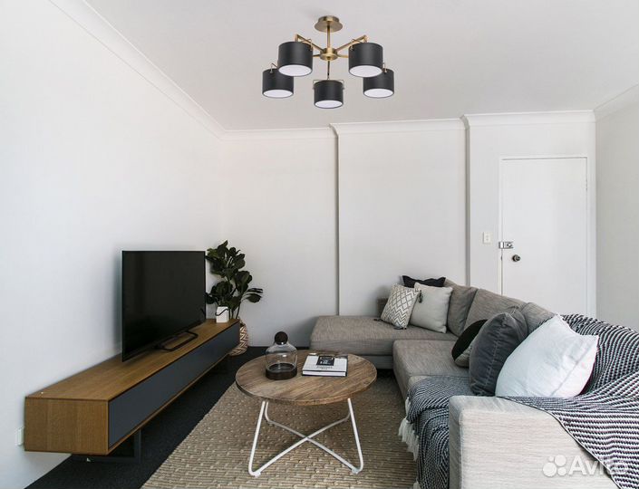 Люстра металл и акрил на кухню современная