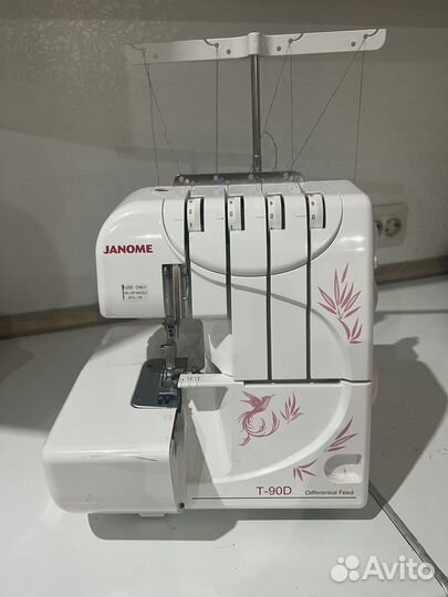 Janome оверлок T-90D