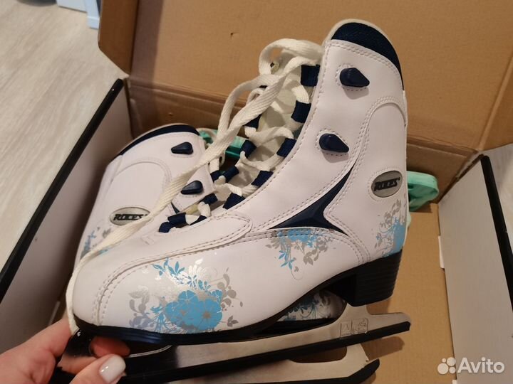 Фигурные коньки roces