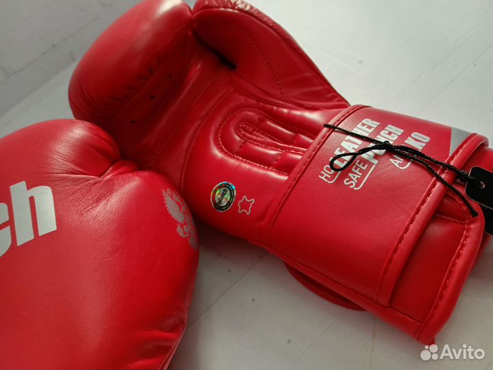 Боксерские перчатки